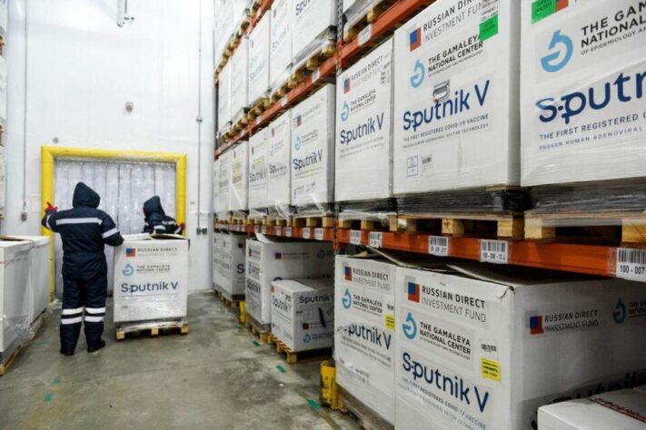 Putin anunció envíos regulares a la Argentina de vacunas Sputnik V