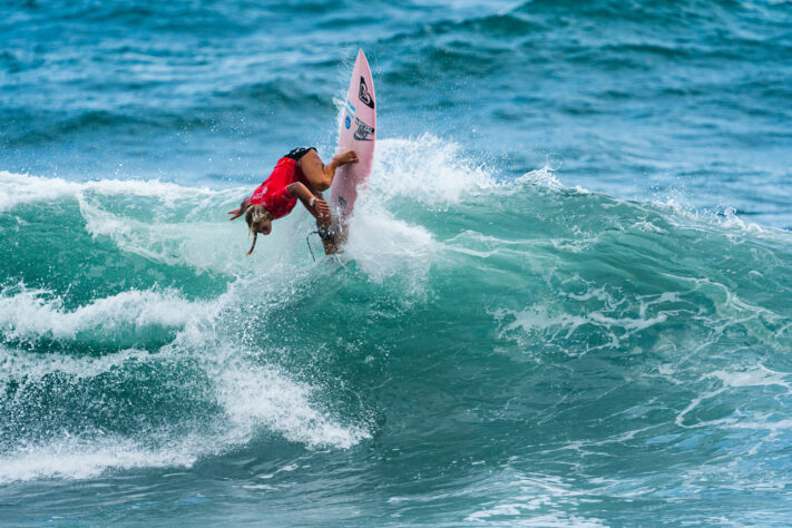 Mundial de surf: Lucía Indurain sigue brillando en San Salvador