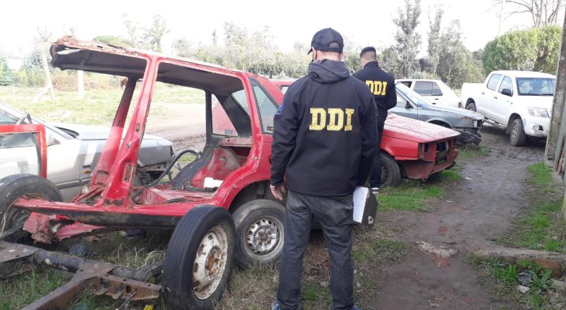 Miramar: Clausuran taller donde encontraron autos cortados y autopartes