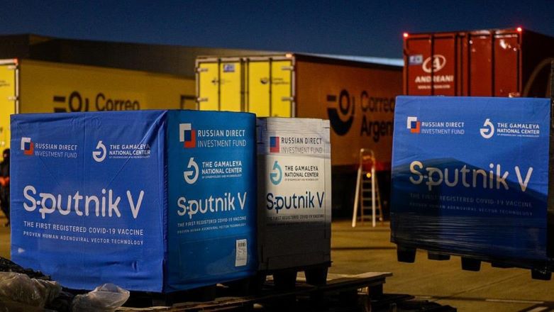 Llegaron 700 mil vacunas Sputnik V: la mitad corresponde a la segunda dosis