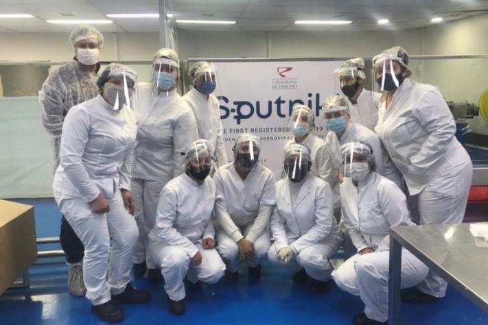Richmond celebró las primeras 450 mil dosis de la vacuna Sputnik V producidas en el país