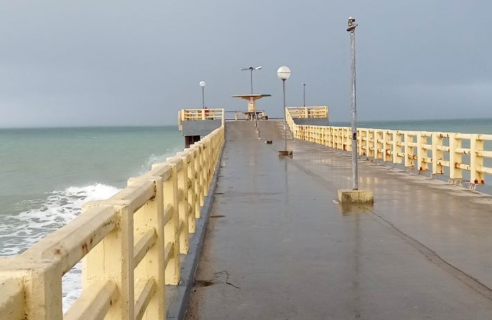 Domingo con lluvia, frío y alerta por fuertes vientos en Miramar y zona
