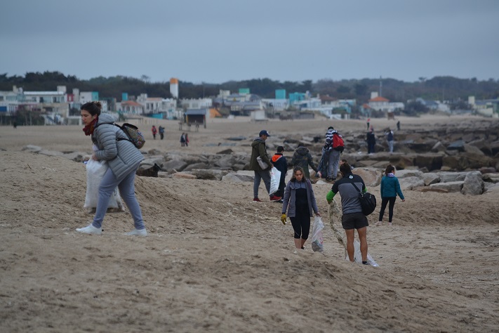 Miramar: se realizó la jornada de limpieza de playas