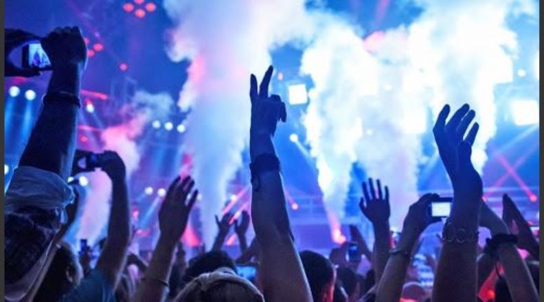 Temporada 2022: buscan suspender la ley que limita el horario de ingreso a los locales nocturnos