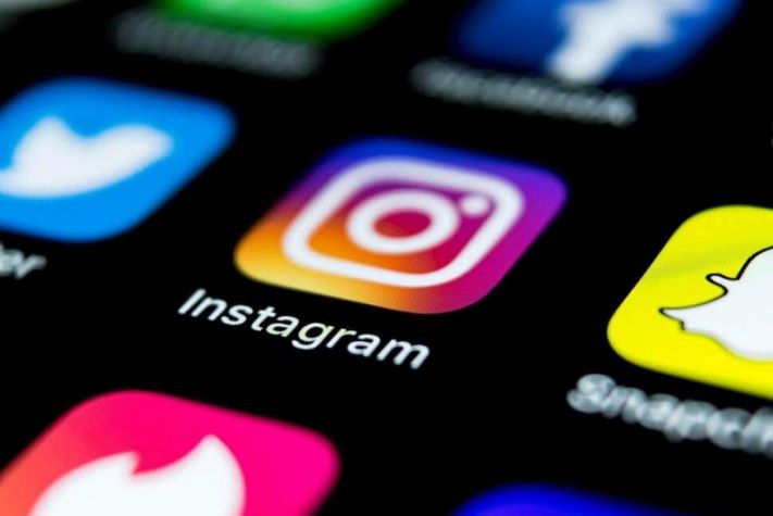 Instagram: cómo funciona el nuevo sticker “Tu turno” para crear hilos de historias