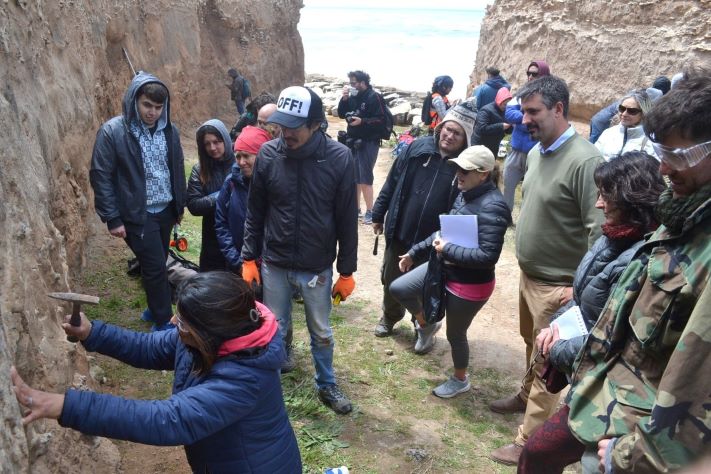 Primera salida de campo en Miramar para la Tecnicatura en Paleontología