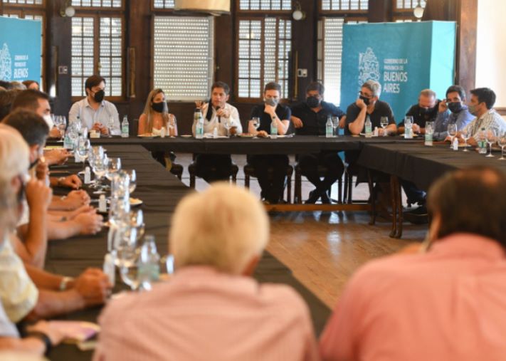Kicillof se reunió con representantes del sector productivo en Miramar
