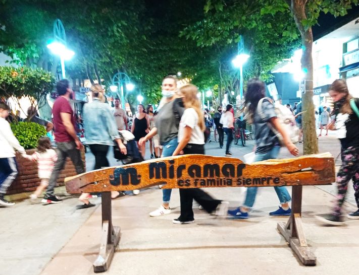 Verano 2022: aseguran que la temporada récord se extenderá a febrero y marzo