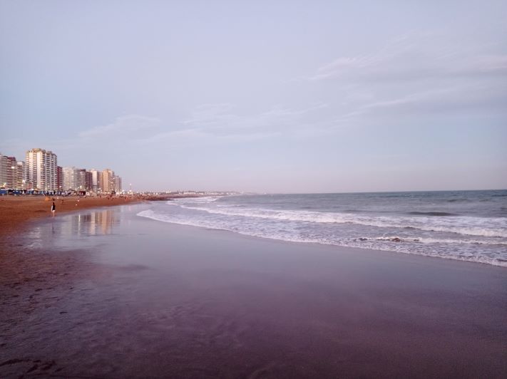 35 grados de máxima en el primer día de la ola de calor en Miramar