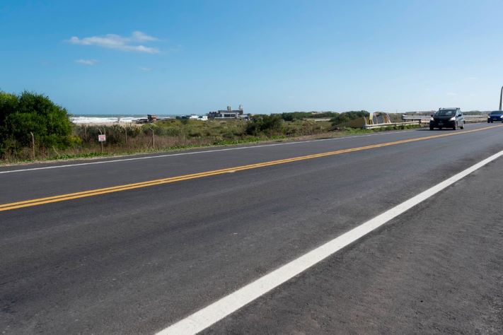 Avanzan las tareas de repavimentación de la ruta entre Chapadmalal y Miramar