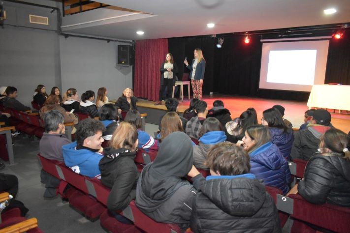 Viajes de fin de curso: se llevó a cabo la reunión con alumnos y padres de Miramar
