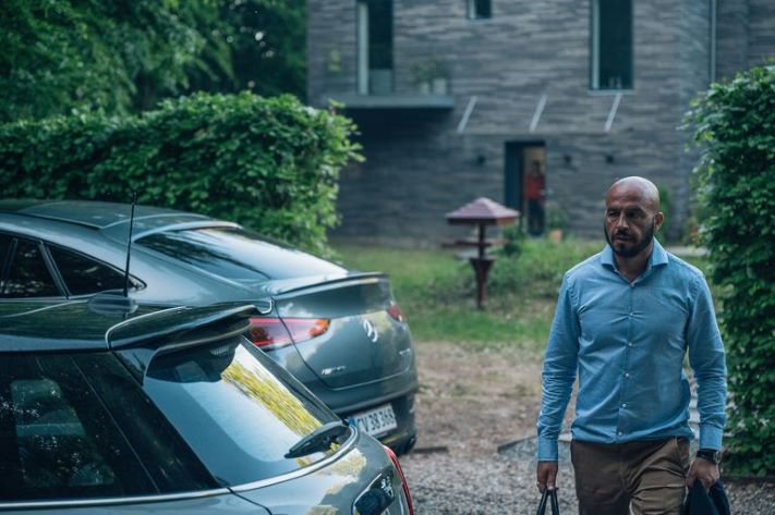 Crítica de ‘Amor para adultos’: un thriller sobre infidelidades y asesinatos