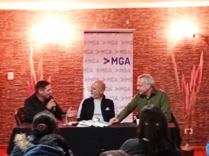 Miramar: charla en Once Unidos sobre el fútbol y su formación.