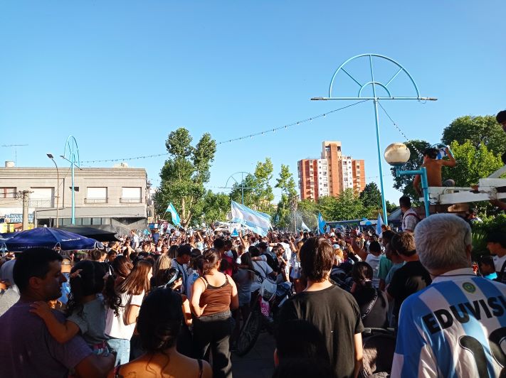 Miramar salió a la calle a festejar el pase a la final de Argentina