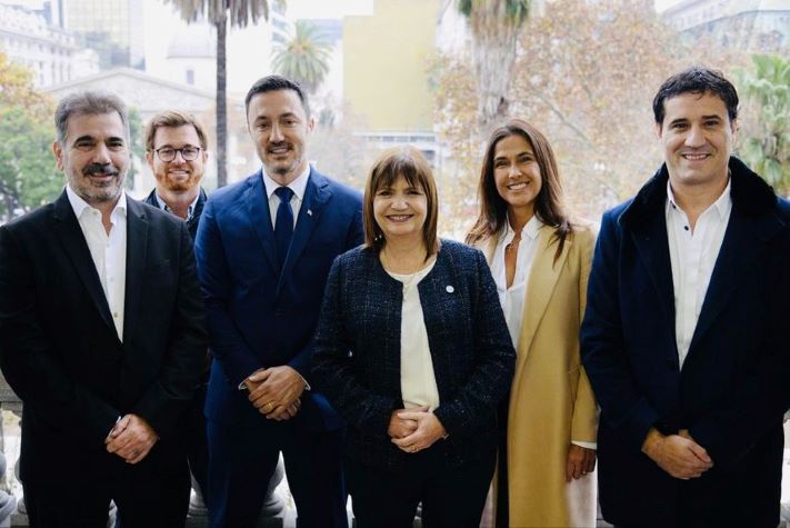 Patricia Bullrich presentó a sus compañeros de lista