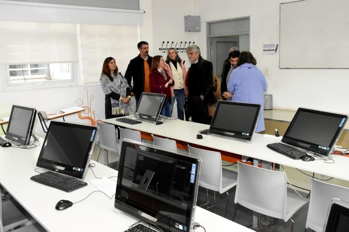 El Intendente Municipal Ianantuony recibió al ministro Daniel Filmus en Miramar