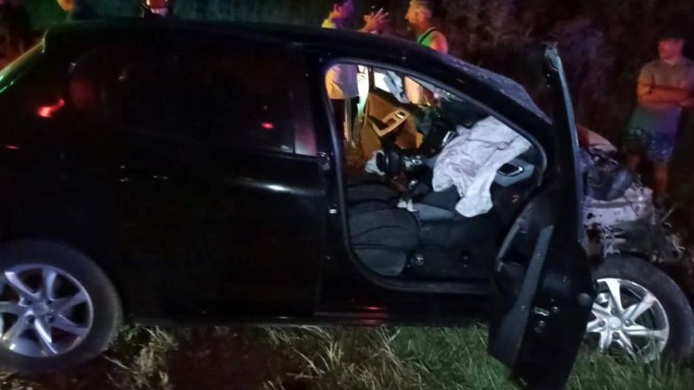 Chocaron de frente un auto y un camión en la ruta 88