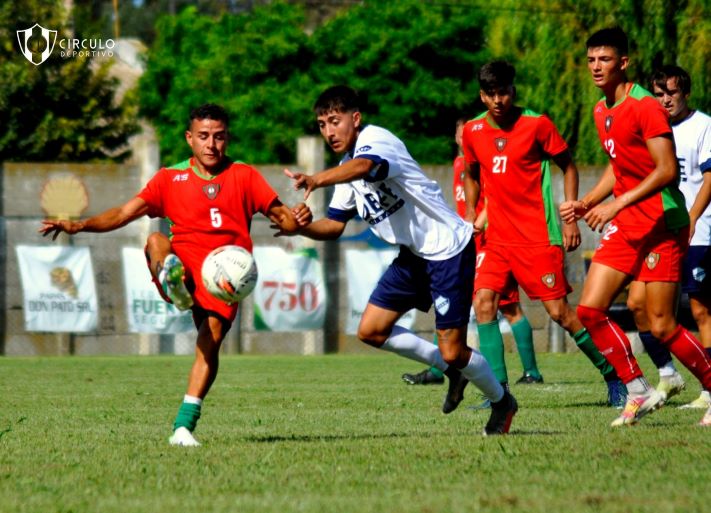Otamendi: Círculo y Defensores de Miramar se enfrentaron en un amistoso