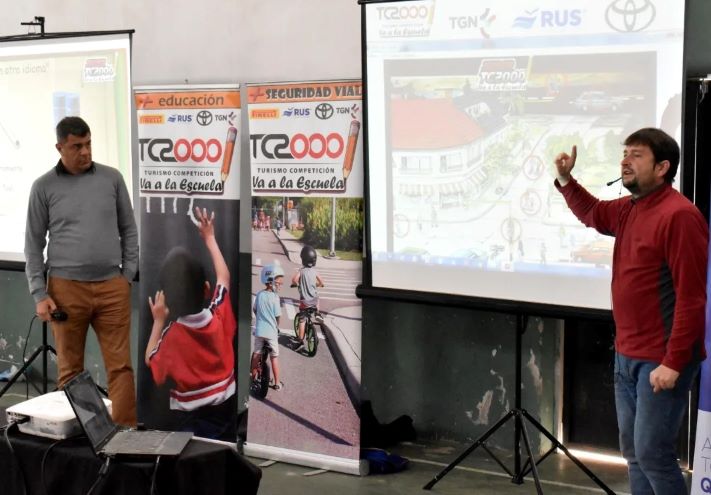 Miramar: el TC2000 va a la escuela