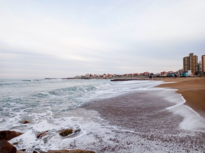 Miércoles gris y fresco en Miramar: cómo estará el tiempo este 4 de junio