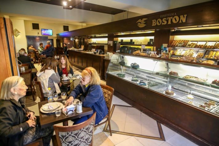 Mar del Plata: tristeza por el cierre de la tradicional “Confitería Bostón”