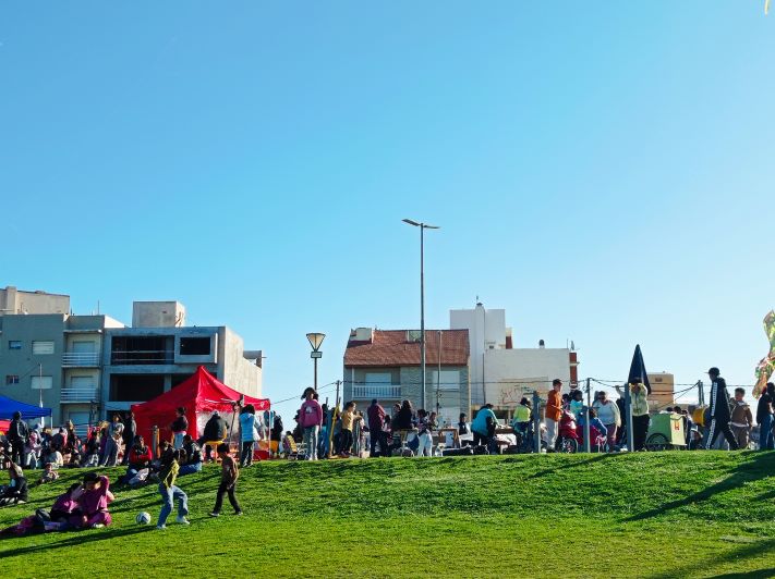 Miramar: El cielo se pintó de colores con la nueva edición del “Encuentro del Barrilete”