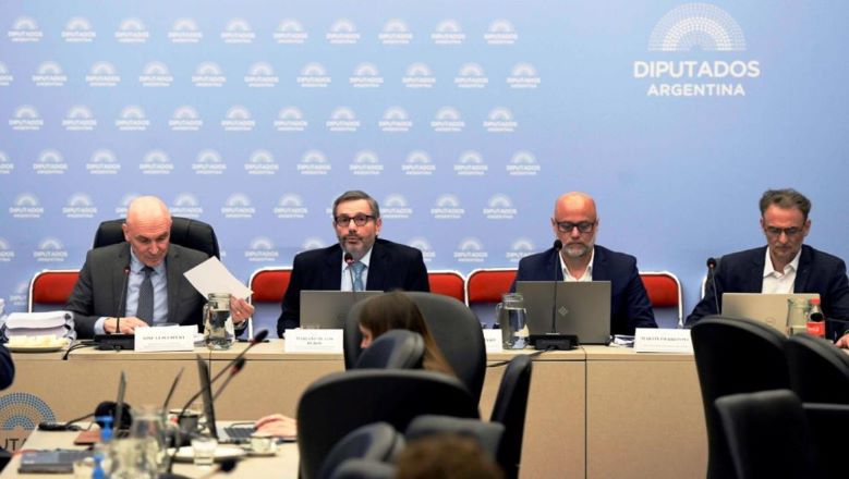 Jubilaciones: el gobierno anticipó que el bono de $ 70.000 no se volverá a ajustar y confirmó que eliminará la moratoria previsional
