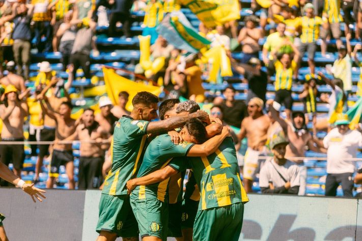 Aldosivi regresa a Primera: Triunfo épico y ascenso inolvidable en el “Gigante de Arroyito”