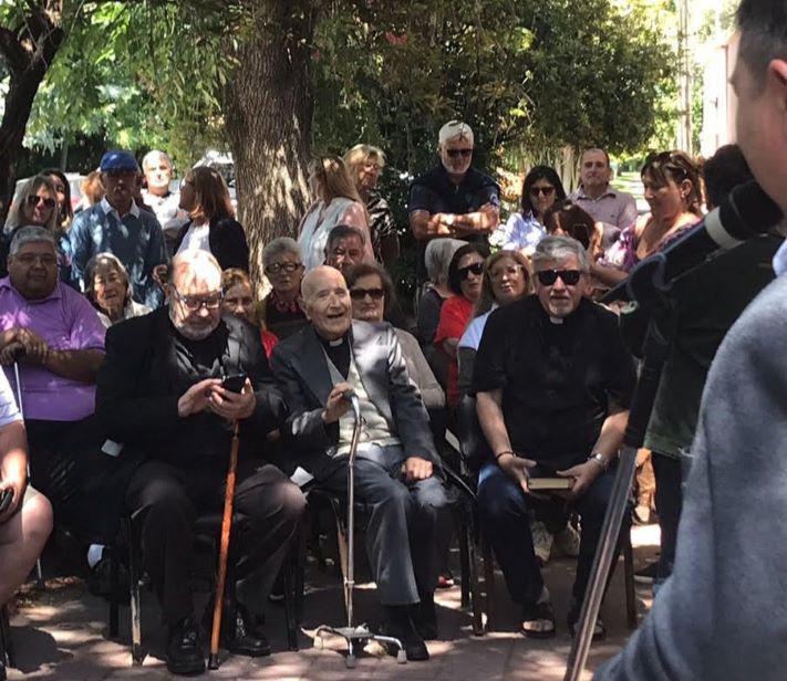 Miramar:  Honró al Padre Hugo Segovia con un emotivo homenaje