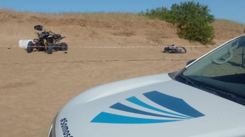 Villa Gesell: un turista falleció en un choque entre una moto y un cuatriciclo en la zona de médanos