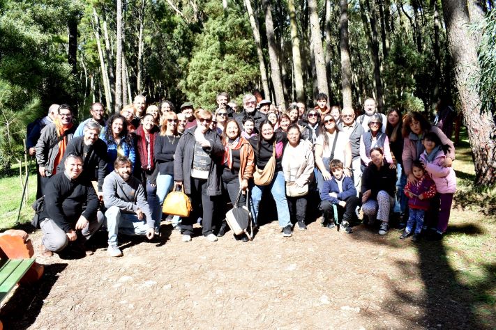 Miramar: nuevos bancos en el camino hacia la Gruta de Lourdes