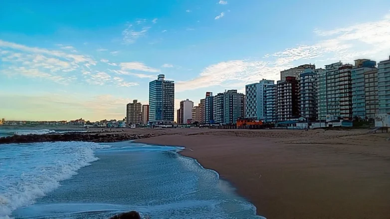 Viernes fresco y ventoso en Miramar: se esperan ráfagas intensas y una máxima de 13°