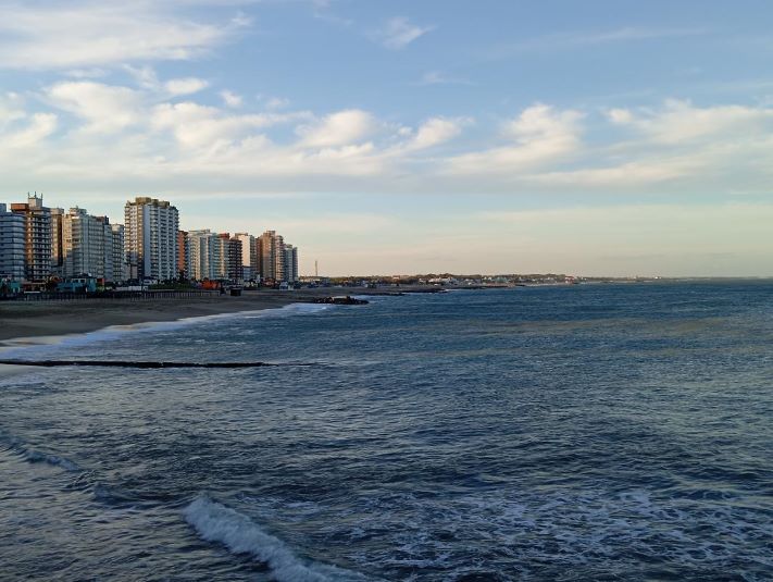 El tiempo en Miramar: jueves fresco con cielo despejado por la tarde