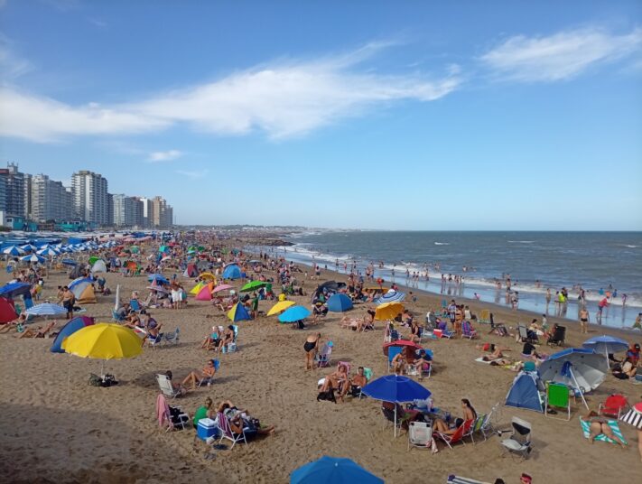 Fin de semana con calor sostenido y viento del noreste en Miramar