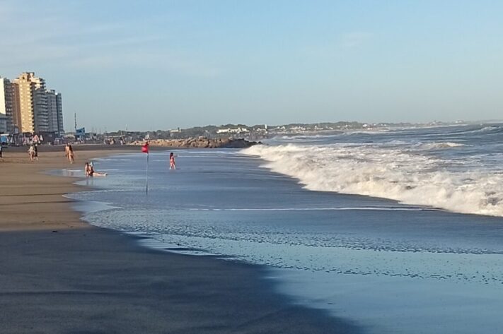 Sábado caluroso y con nubosidad variable en Miramar