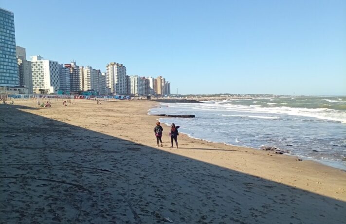 Alerta por viento en Miramar: ráfagas intensas marcarán el viernes