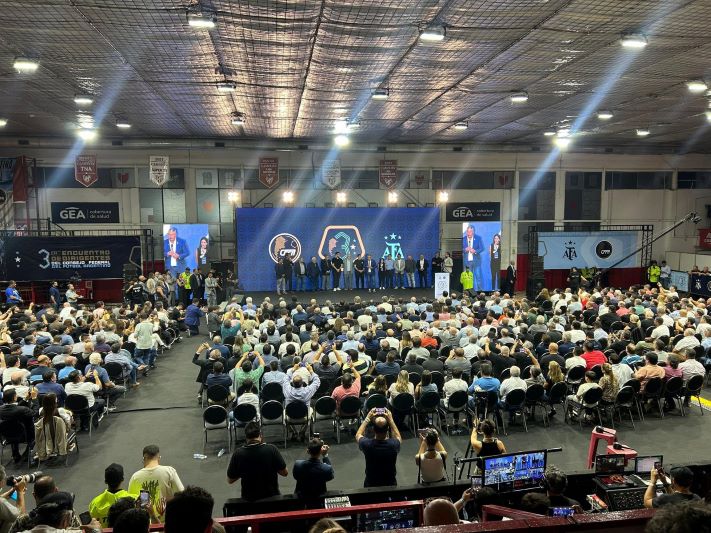 Dirigentes de Círculo Deportivo de Cdte. N. Otamendi participaron del 3er Encuentro de Dirigentes de AFA en Córdoba