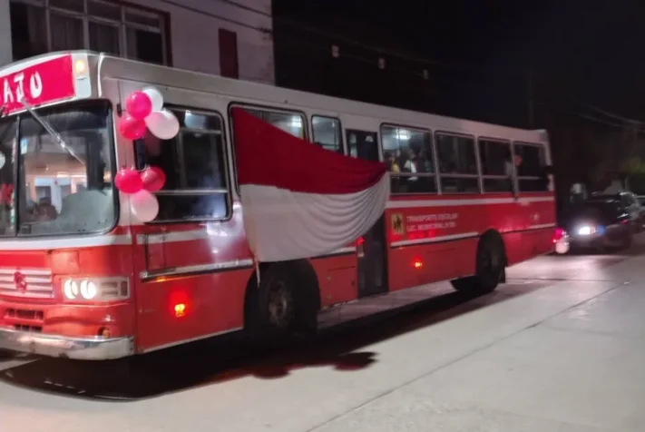 Violencia tras un partido: apedrearon un micro con chicos y hay un menor grave