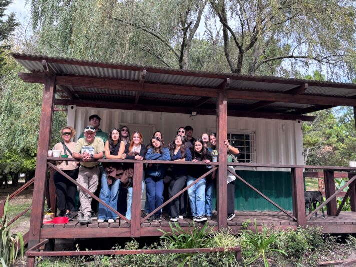 Formación en territorio: estudiantes de Gestión Ambiental recorrieron el Vivero de Miramar