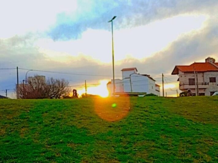Sábado de invierno en Miramar: frío, nubes y algunos claros
