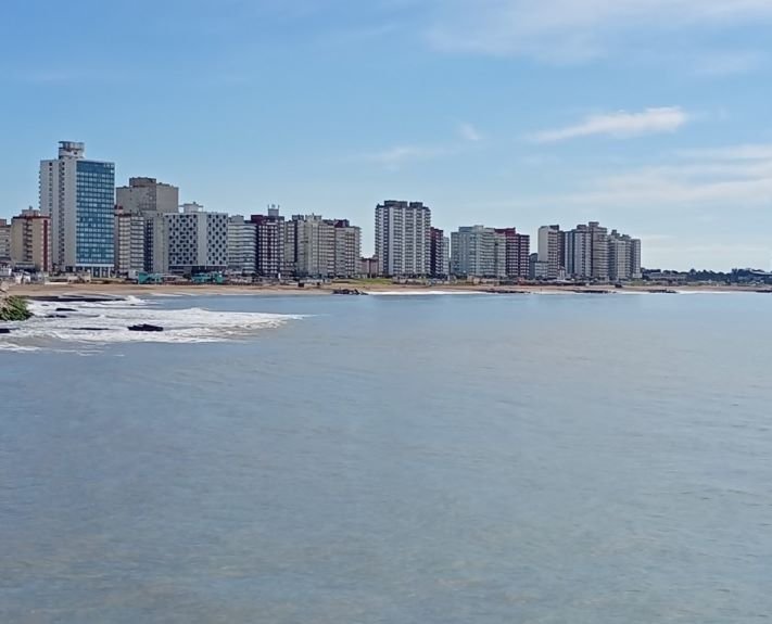 Semana cambiante en Miramar: mañanas frías, tardes templadas y chaparrones el miércoles