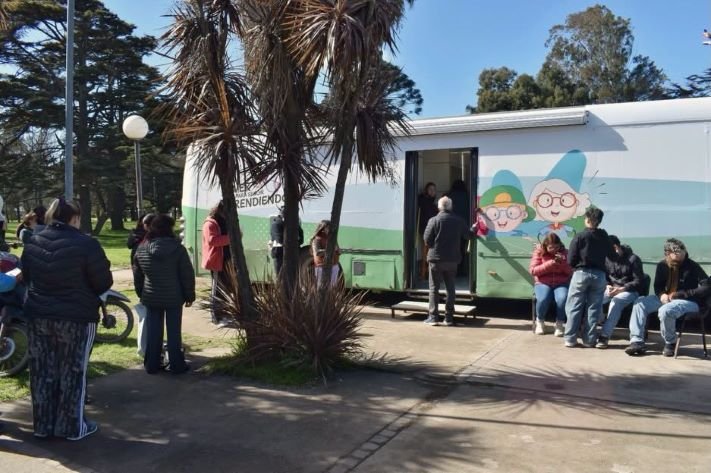 “Ver para Seguir Aprendiendo”: entregaron 220 anteojos en Miramar