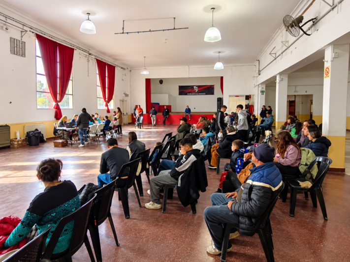 Otamendi: gran respuesta de los vecinos al operativo gratuito de documentación