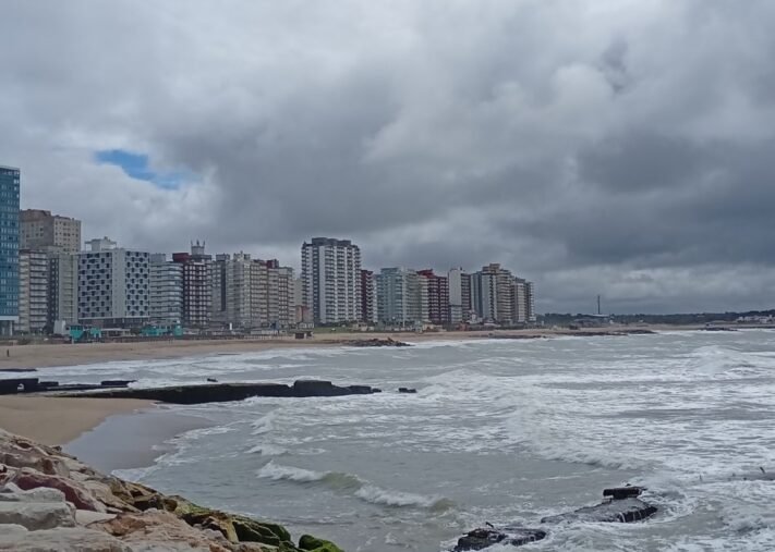 Lunes con neblina y una máxima de 13°C en Miramar